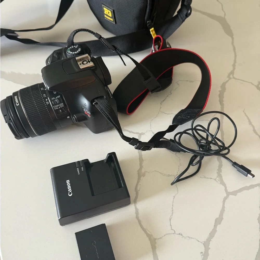 Canon EOS Rebel T3 Black with Lens and Bag - Picture 2 of 4